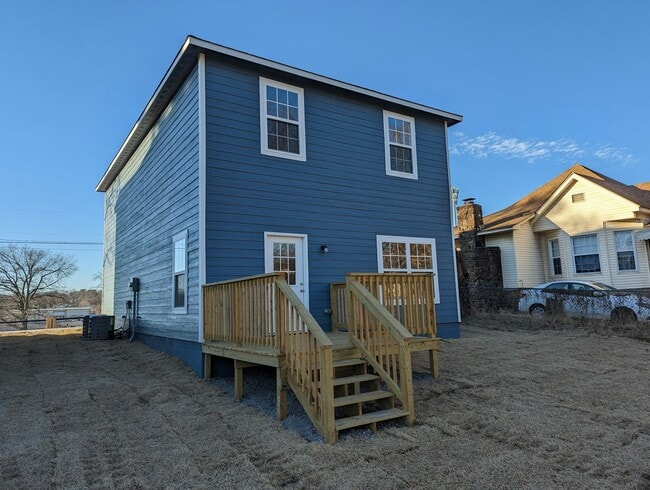 Photo - 137 S Bluff Ave