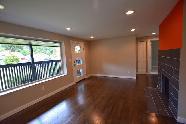 Photo - Modern 3 bed/1.75 bath in GREAT Shoreline location!!! AVAILABLE August 1st,2024