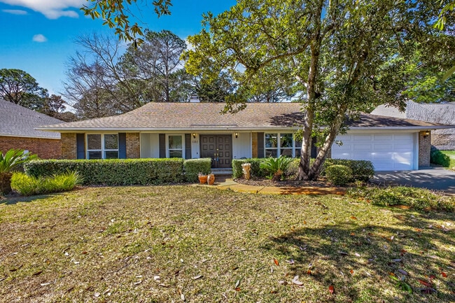 Building Photo - 1140 Troon Dr E