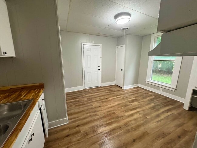 Photo - 808 Tyus St