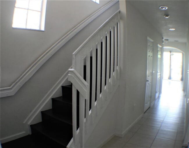 Photo - 202 Las Brisas Cir