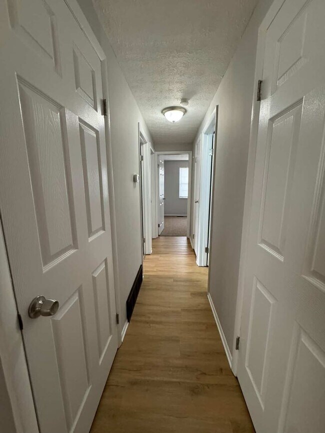 Photo - 3 Bed 1 Bathroom Ranch in Groveport School District! Half off Deposit for a move in by 12/31!