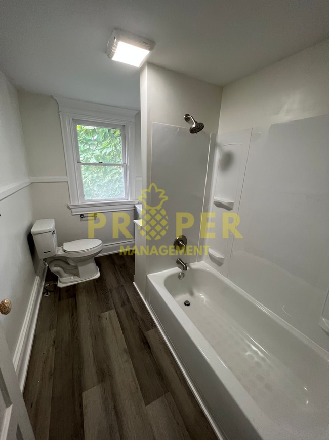 Photo - 5 bedrooms 2 full bathrooms for rent in Da...