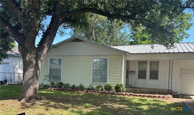 Building Photo - 1805 E Guadalupe St Rental