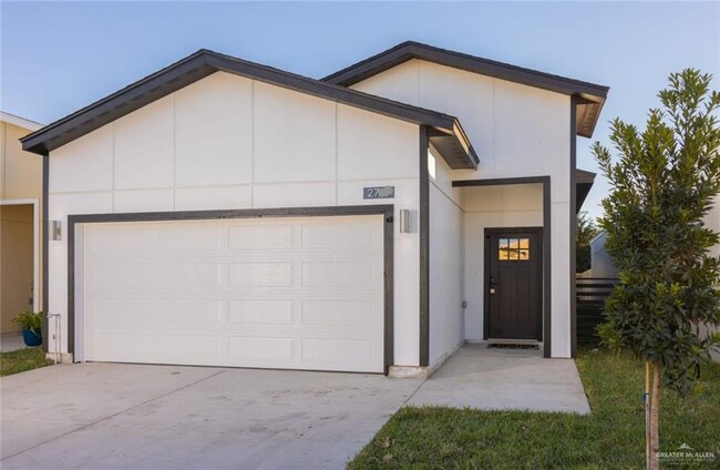 Building Photo - 2706 W Kerria Ave Rental
