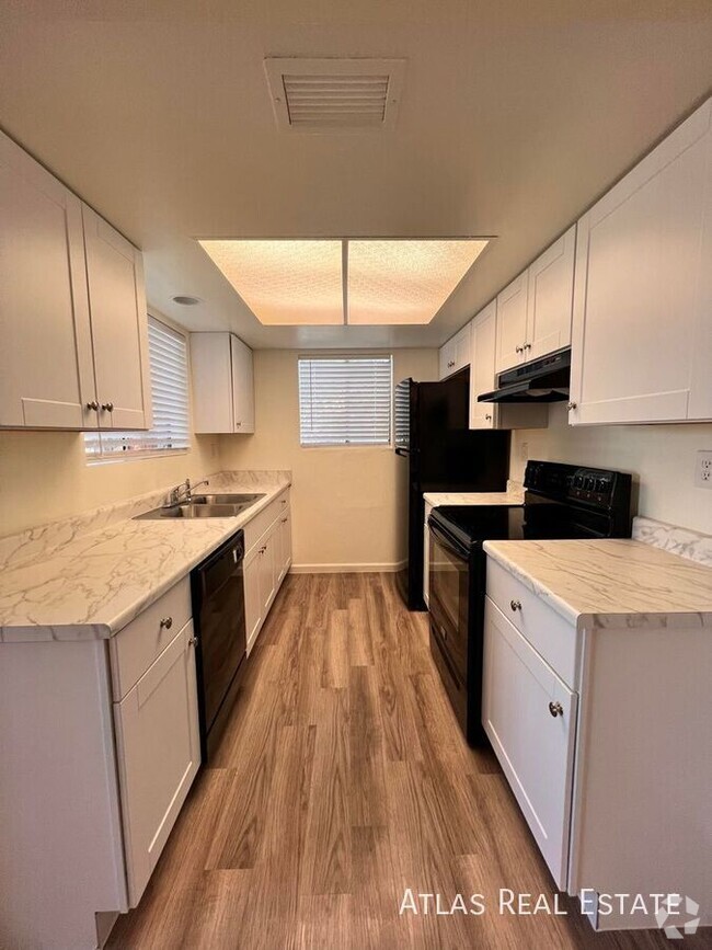 Building Photo - ***ONE MONTH FREE***  2 Bed / 2 Bath Apart... Unit F102 Rental