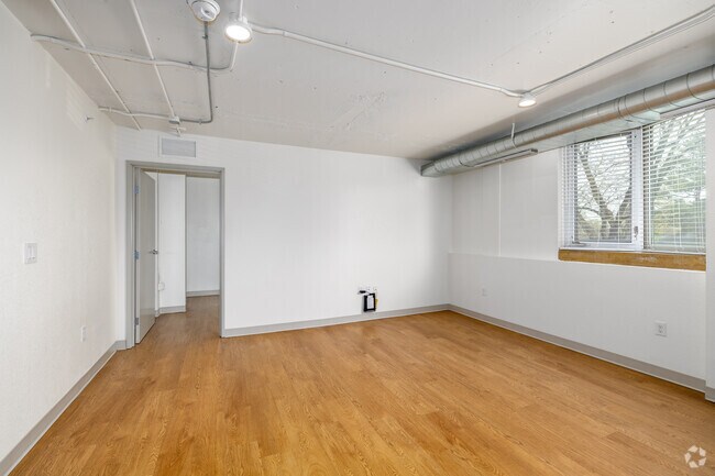 2BR, 1BA - 769SF - Living Room
