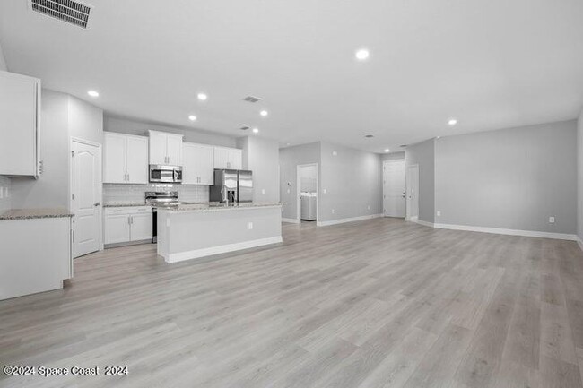 Photo - 1377 Amelia Ave SW