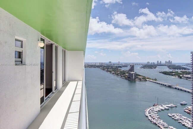 Building Photo - 1756 N Bayshore Dr Unit 38O Rental