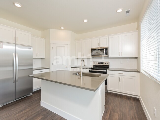 Photo - 708 S Oak St