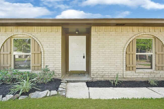 Photo - 206 Sweetgum Dr