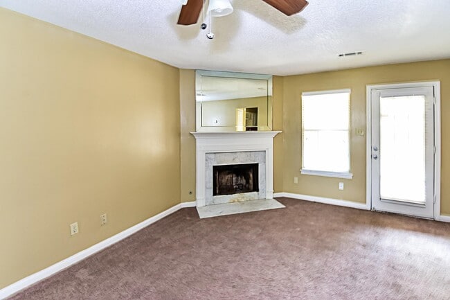 Photo - 1677 Ranmar Dr