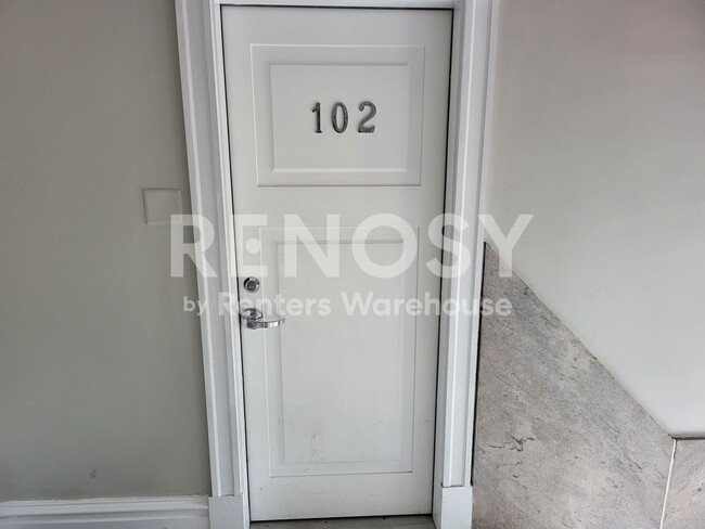 6126 Washington Blvd Unit 102
