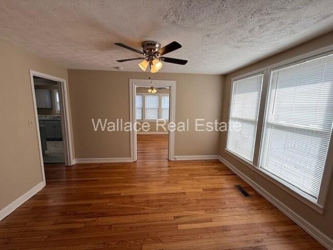 Photo - NO STEPS...UPDATED 3 BEDROOM RANCH LOCATED IN FARRAGUT!!