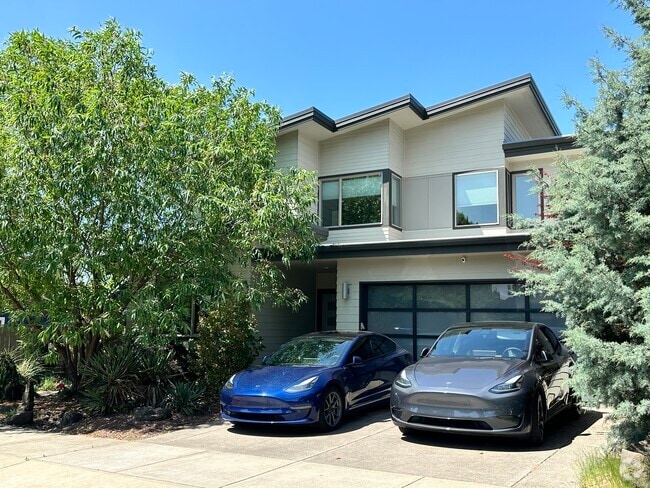 Building Photo - 7771 SW 72nd Ave Rental