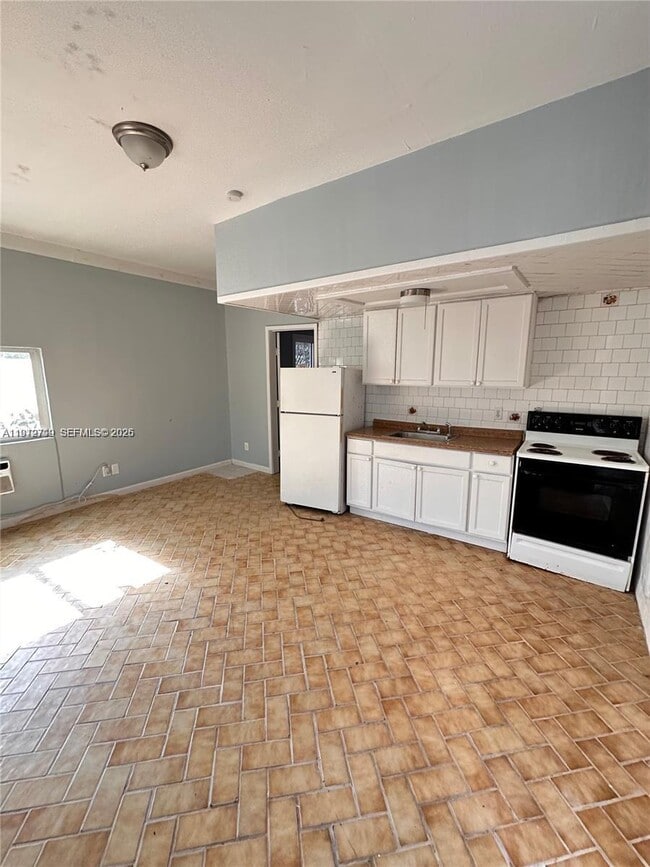 Photo - 437 NE 30th St Unit 4