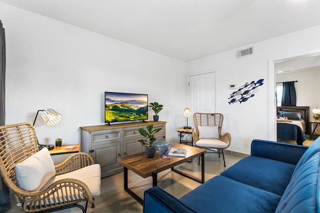 Photo - 113 W Sunny Isle Dr