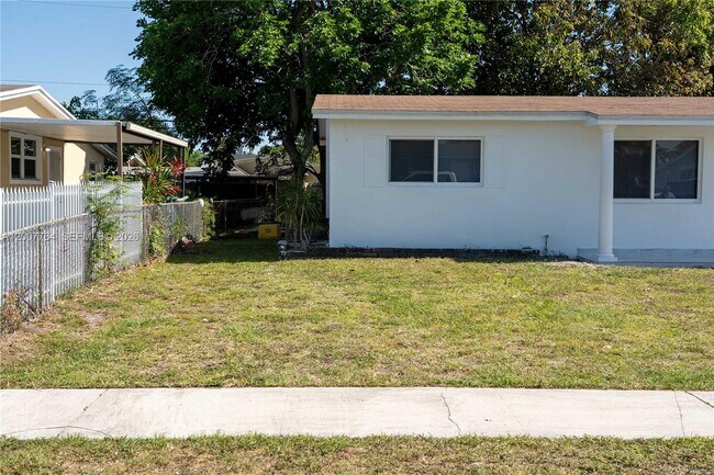 Photo - 4000 NW 195th St