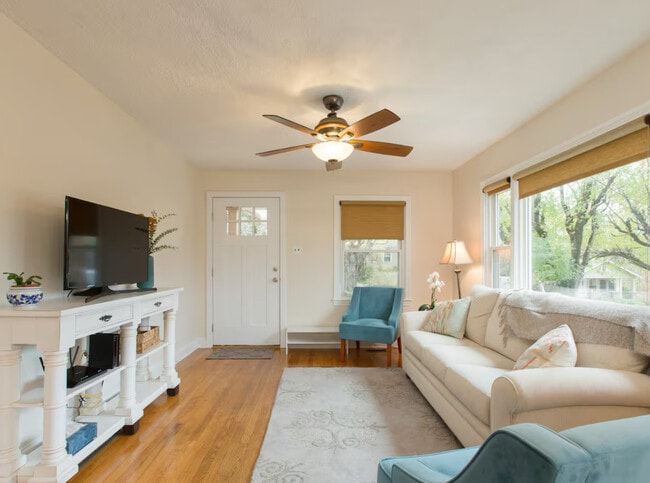 Photo - 12 Williams St