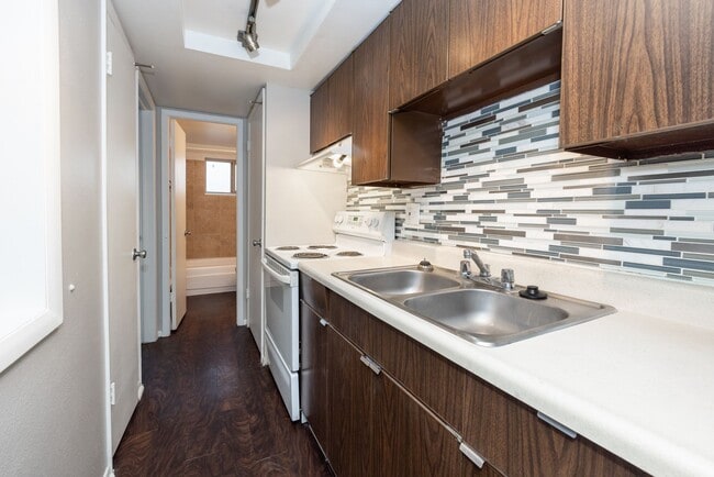 Photo - 809 N Dexter St Unit 210