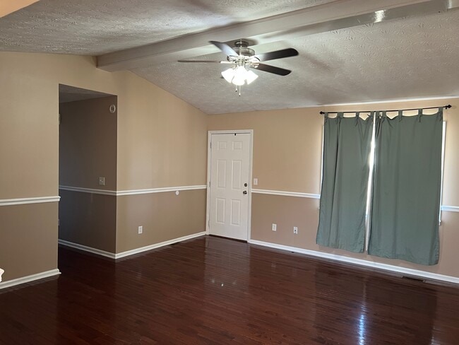 Photo - 11 Lone Oak Dr