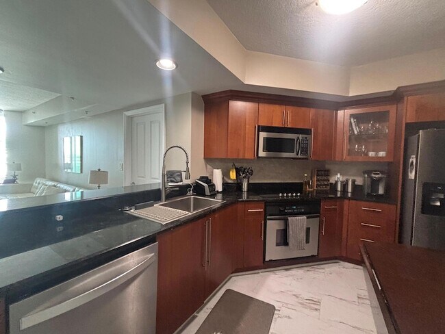 401 SW 4th Ave Unit 700