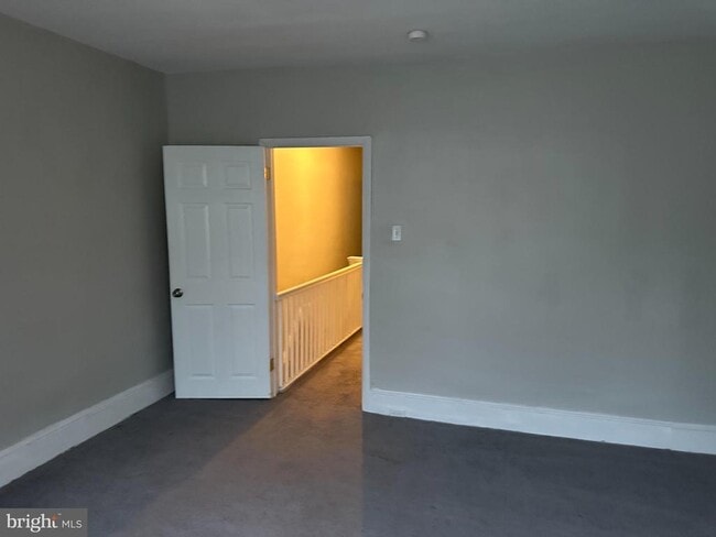 Building Photo - 1332 S Lindenwood St Rental