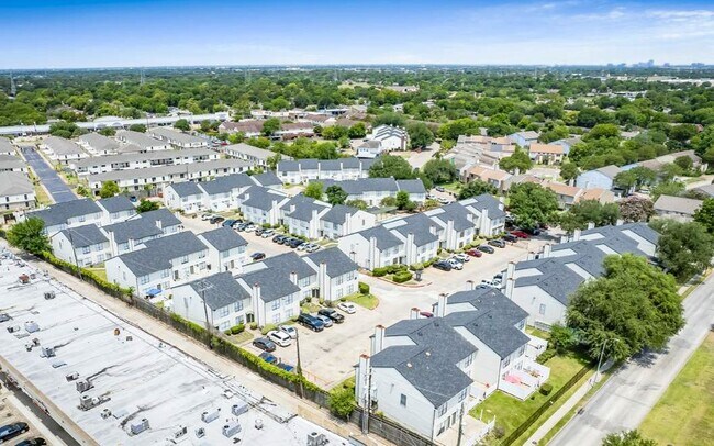 10901 Village Bend Ln Unit 807