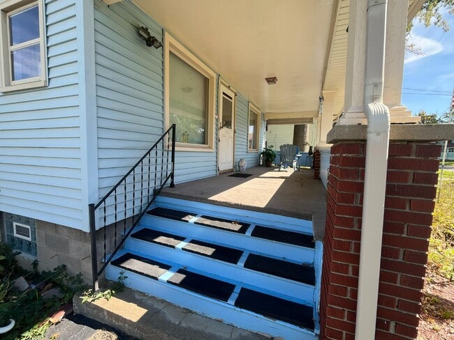 Photo - 354 E Indianola Ave