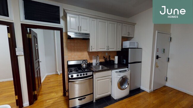 Photo - ROOM ONLY in 3-bed/1.0-bath Home Unit C