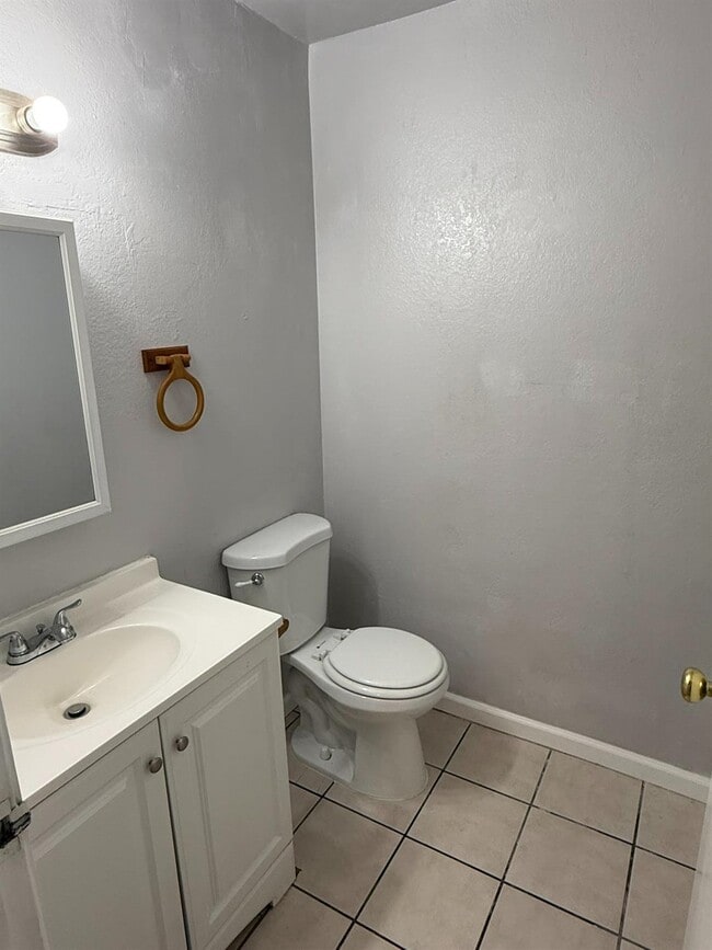 Photo - 724 Northfield Dr
