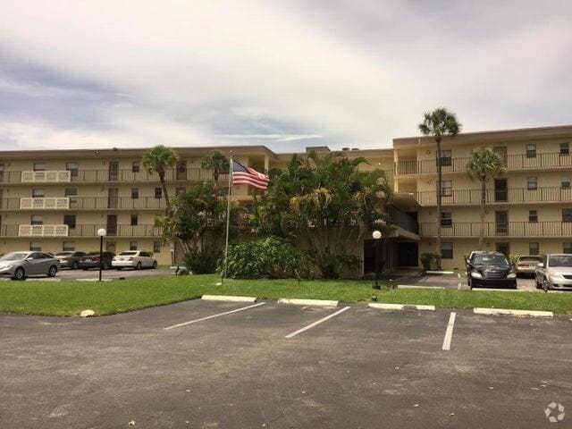 Building Photo - 9235 SW 8th St Unit 309 Rental
