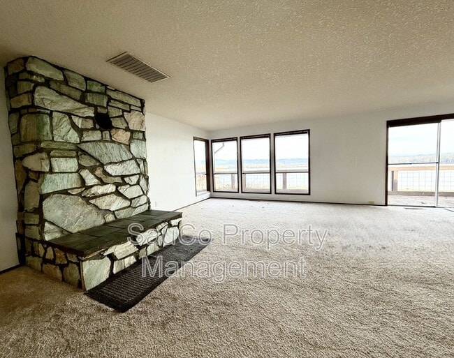 Photo - 344 S 2nd St