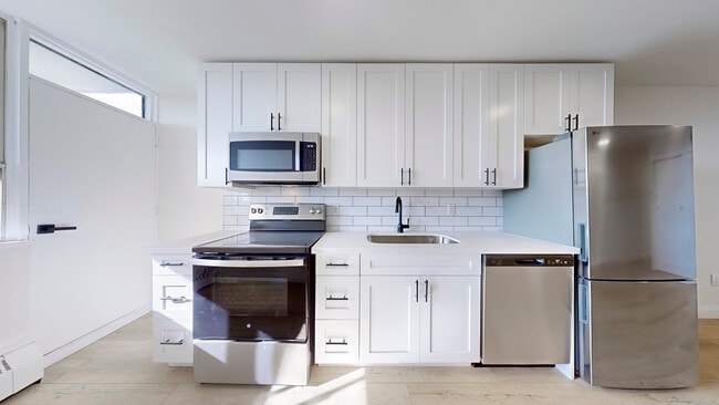 Photo - 675 Martin Grove Rd