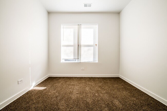Photo - 7748 S East End