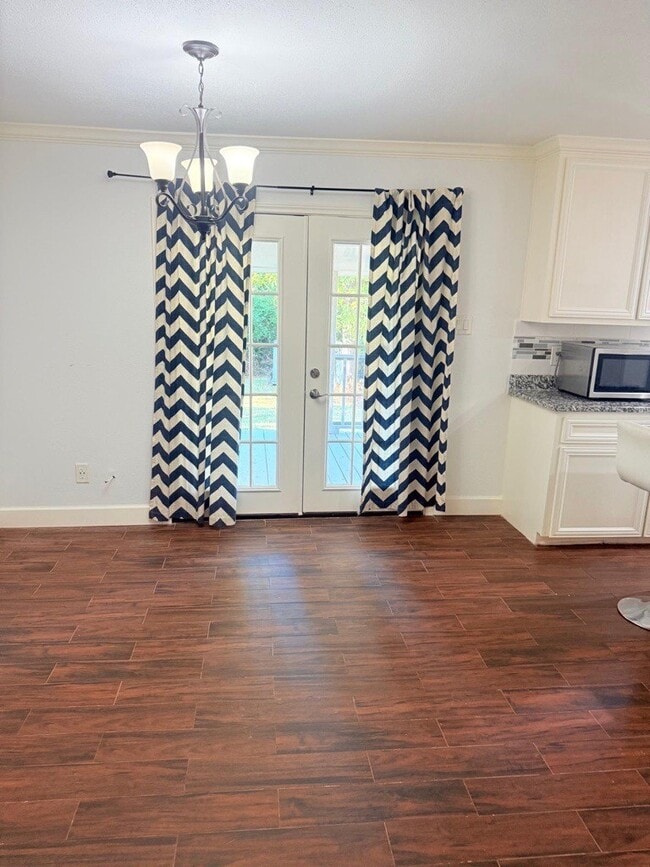 Photo - 304 Jill Ave