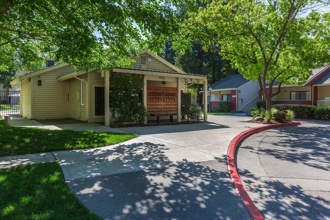 Photo - Redwood Square Apartments