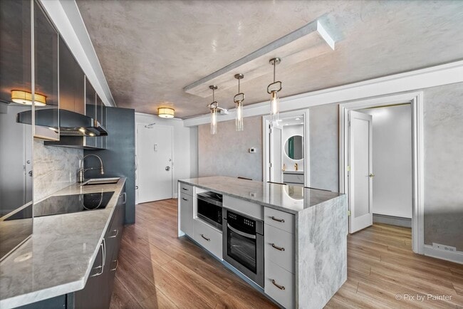 Photo - 300 N State St Unit 5817