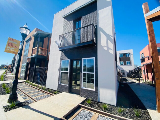 Photo - 9700 Railroad St