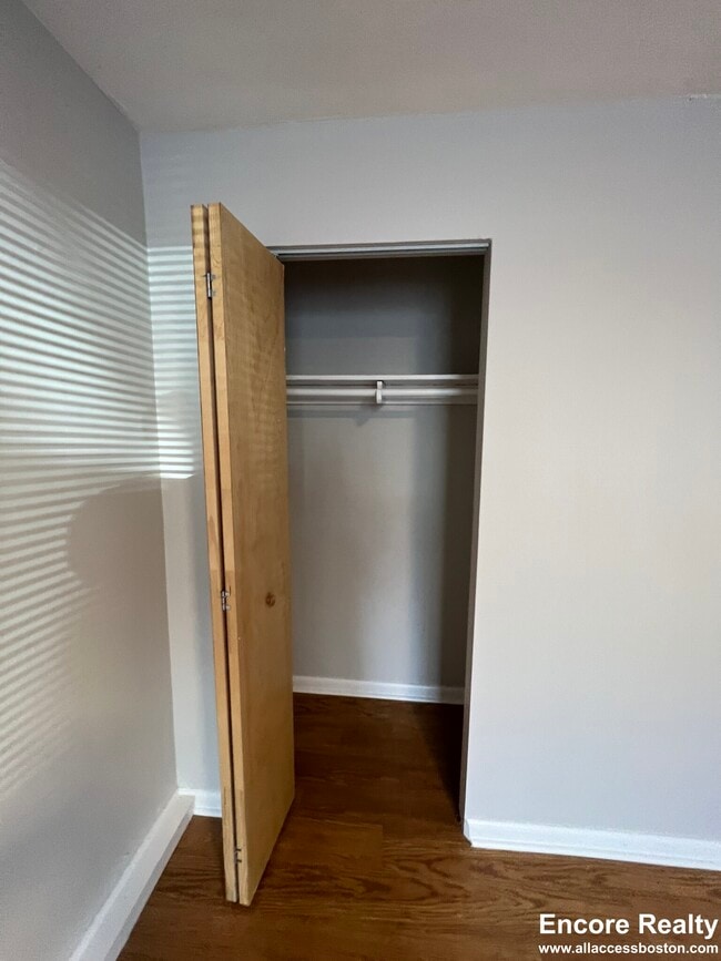 Photo - 210 Babcock St Unit 6