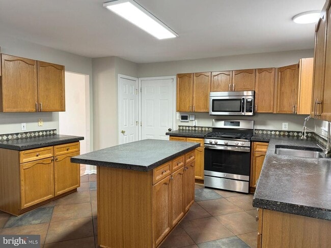 Photo - 3915 N Andover Ln