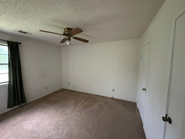 Photo - Come take a look at this 2-bedroom 2-bathroom home.