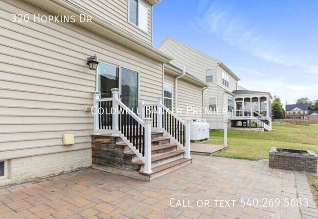 Photo - 320 Hopkins Dr