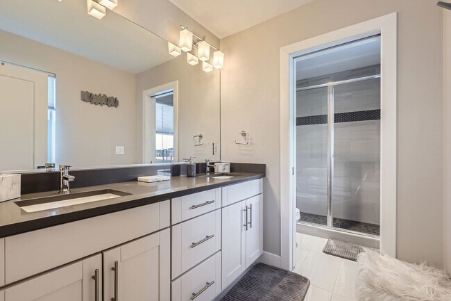 Photo - 5409 Allison St Unit SI ID1338727P