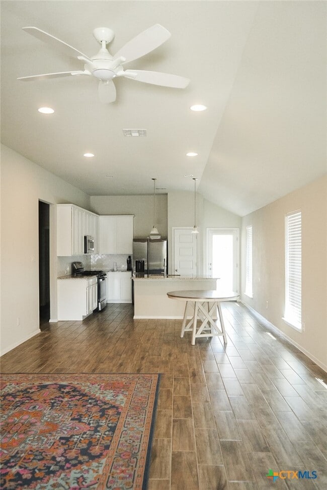 Photo - 139 Lyndon Dr