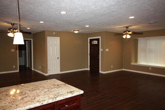 Photo - 1766 Maux Dr