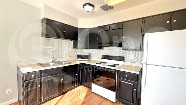 Photo - 6 S 31st Ave