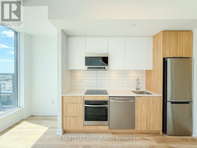 Photo - 6 Chartwell Rd Unit PH7