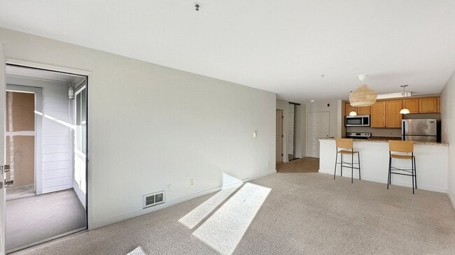Photo - Sweet 1/1 condo with tons of amenities and a great location in Emeryville! Unidad 4307