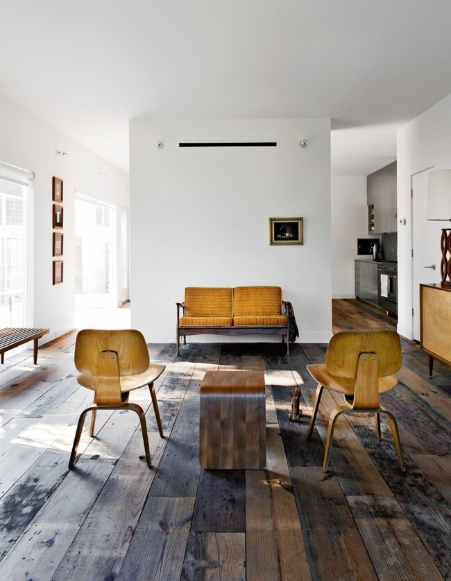 Photo - 226 W 25th St